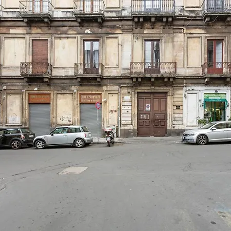 With Terrace- Casa Mariella Apartment