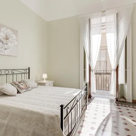 With Terrace- Casa Mariella Apartment